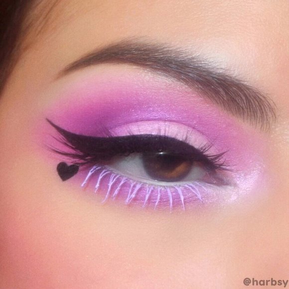 HELLO KITTY COLOURPOP SANRIO EYESHADOW PALETTE - Picture 7 of 9